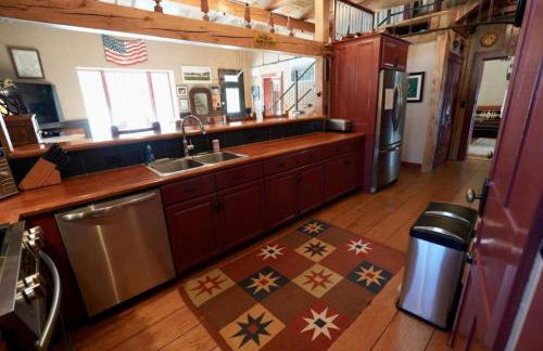 Gorgeous Green Mountains Vacation Rental with a Pool in Manchester, Vermont - Foto 26