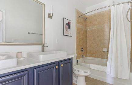 Landing Stunning 2BD Pool Courtyard - Foto 35