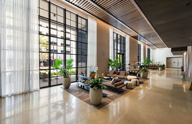 Ultimate Elegance Studio with Panoramic City Views - Foto 5