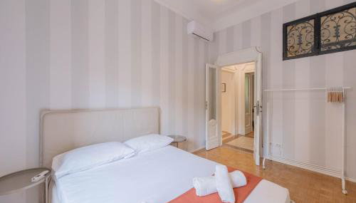 Velvet & Marble - Stylish Luxury City Center Apartment - Photo 5
