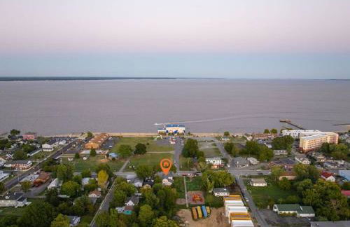 The Lyellton House: Water View, Steps from Beach - Foto 64