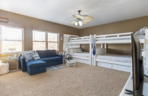 Lakefront Family Retreat w/ Views, Boat Slip - Foto 35