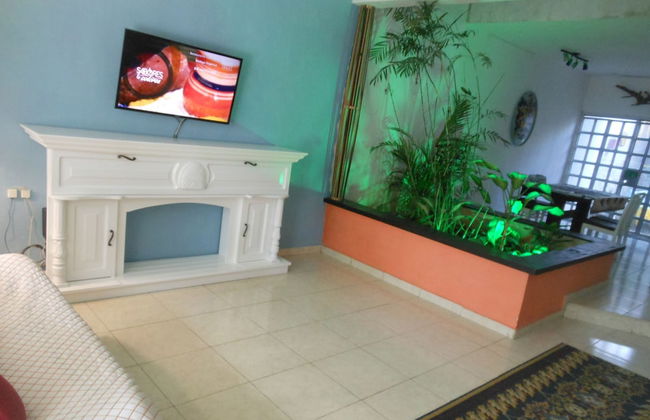 Majestic House - Photo 6