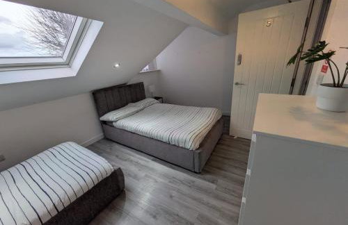 6 bedroom 6 Ensuite 1 min to M6 Jct 9 15 min to Bham - Foto 26