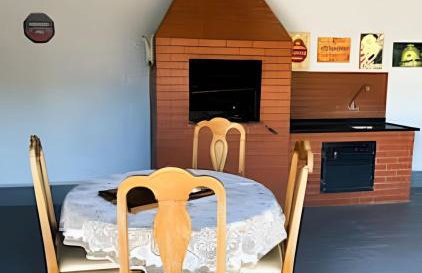 Casa com 2 suites e 1quarto piscina Ar para 8 hospedes - Foto 97