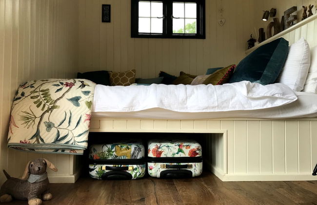 Beds of Silk Luxury Glamping - Photo 2