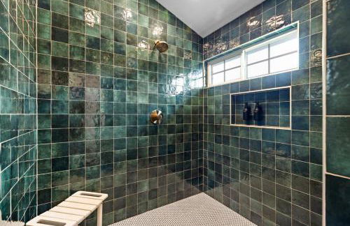 Ladybird Pink Palace SoCo Dream Townhome! - Foto 16