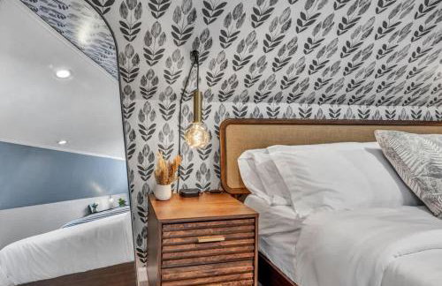 Swim and Relax In our Pool and Hot Tub and Recently Renovated - Photo 60