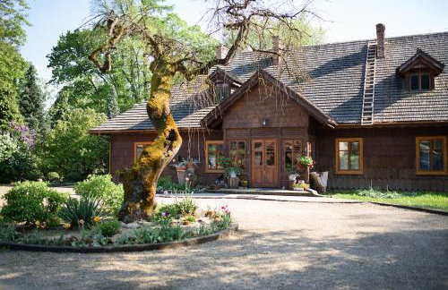 Dwor Trzesniow - Foto 22