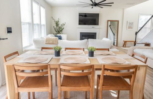 Coastal Retreat & Water Views - Minutes to CHS - Foto 11