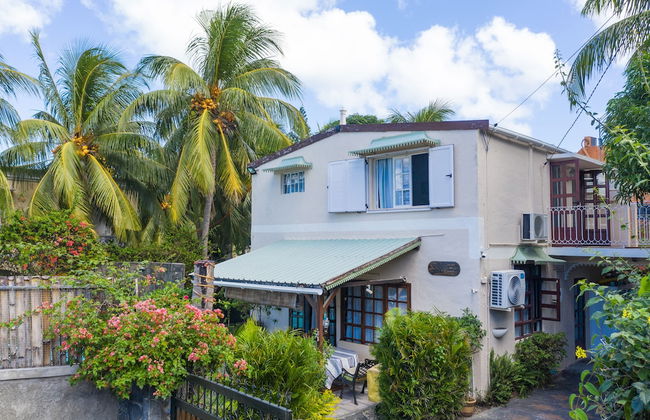 Villa with Heated Pool - Photo 29