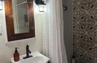 1900s Miner's cabin behind Tombstone Brewery - Foto 57