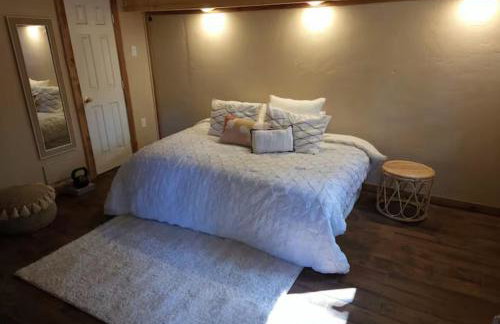 Chic Country Home in the Woods with Hot Tub - Foto 29