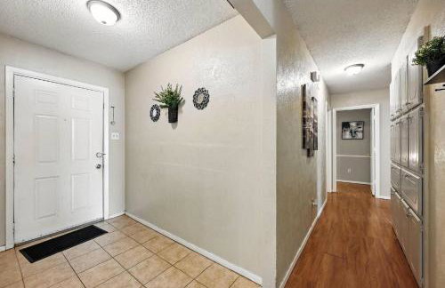 The Oasis 3BR house near stadium and DFW with Pool - Foto 23
