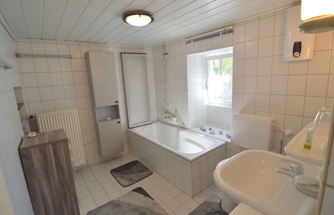 Appealing Apartment in Ittel With Garden, Parking, Bicycles - Foto 42