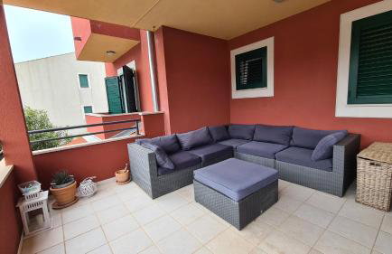 Red House Apartment With Swimming Pool - Photo 20