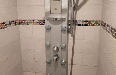 Hazel's Goose Creek Lodge - Private Riverfront! - Foto 49