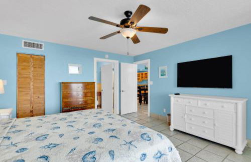 Andros - Spacious 2x2 Waterfront Condo - Photo 13