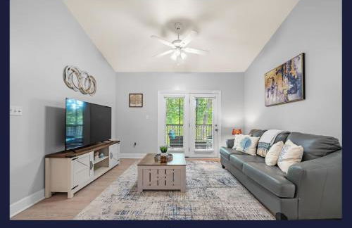 Newly Renovated Condo Minutes from The Beach, OWA Water Park and Tanger Outlets - Foto 1