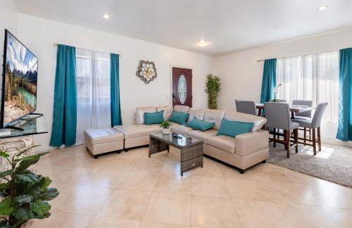 Spacious 2BR Apartment with Full Kitchen & Dining In Beverly Hills - Foto 9