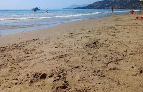 Chic Coastal Hill Escape - Photo 66