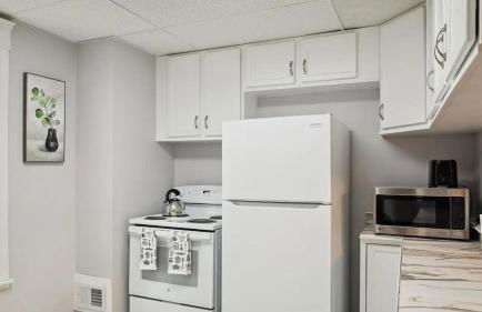 Blue & Gold Retreat sleeps 14 Minutes from ND - Photo 19