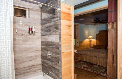 Luxury Barn Rental for a Relaxing Vacation in Maine - Photo 15