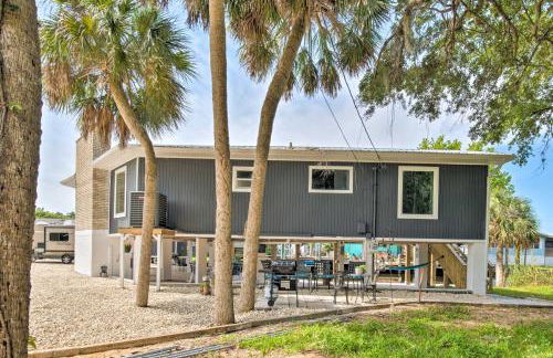 Remodeled Retreat on Homosassa River Canal! - Foto 30
