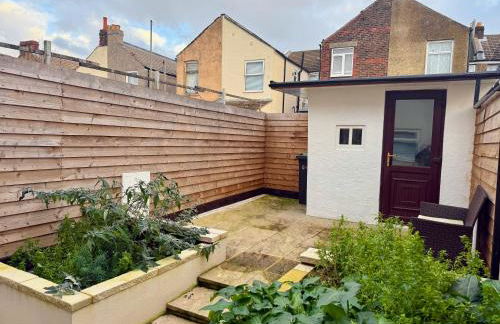 Cosy Retreat Your Home Away - Photo 21