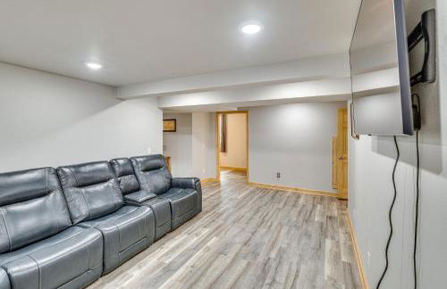 half Mi to Dtwn Pierre Family Home with Patio - Foto 17