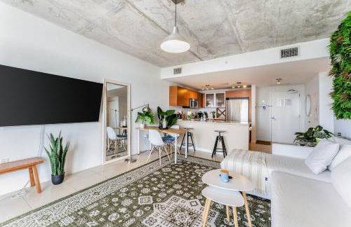 1BR Miami Retreat with BBQ, Pool, & Skyline Views - Foto 30