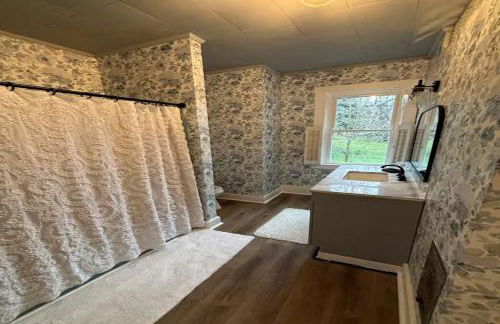 Classic Lakeside Estate Stay with Cozy Living Spaces & Outdoor Adventures in Kuttawa, Kentucky - Foto 19