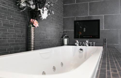 Stag Lodge - Photo 12