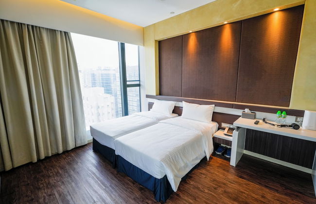 Epoch Hotel - Photo 20