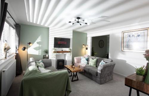Stylish 4 Bed House, Free Parking, Close to M4 Newport - Foto 8