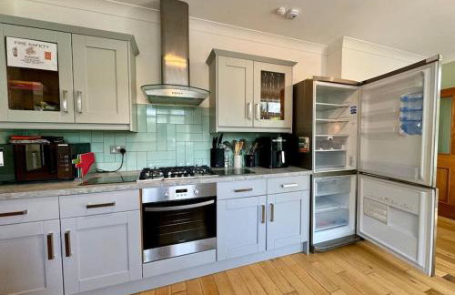 8min to City, Hot Tub House, Fire Pit, Free Parking - Foto 16