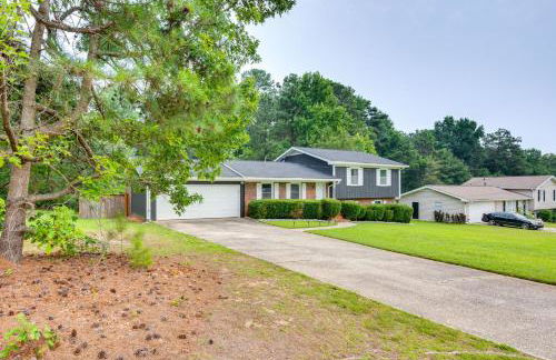 Family Home with Yard - 25 Mi to Downtown Atlanta! - Foto 35