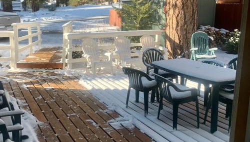 Spacious cozy chalet huge deck over seasonal creek - Foto 4