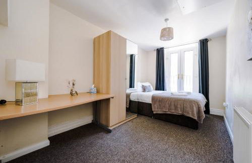 Liverpool City Centre - Spacious Duplex - 6 Bedrooms - Sleeps 14 People - Foto 11
