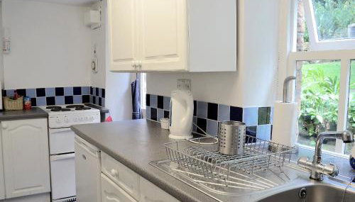 Drum And Monkey Cottage - Photo 5