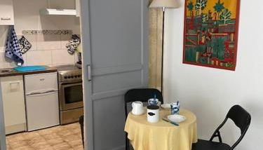 Charmant studio à 2 pas du centre historique - Photo 4