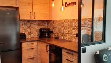 CHARMANT T2 VUE MARINA PLAGES A PIED - Foto 2