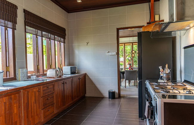 The Villa - Luxury Private Pool Villa - Photo 18