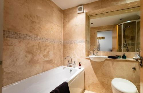 Lux Duplex Apartment 19th Century Chapel Wakefield Centre - Foto 4