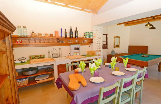 Spacious Villa in Kringa Croatia With Private Pool - Foto 16