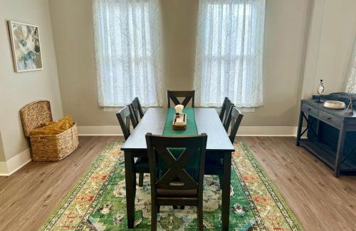 Bright & Airy 2BR 1BA Home Near The Riverfront - Foto 6