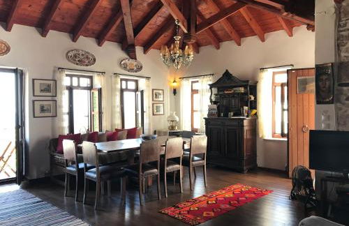 Annousa's House & Studios - Photo 11