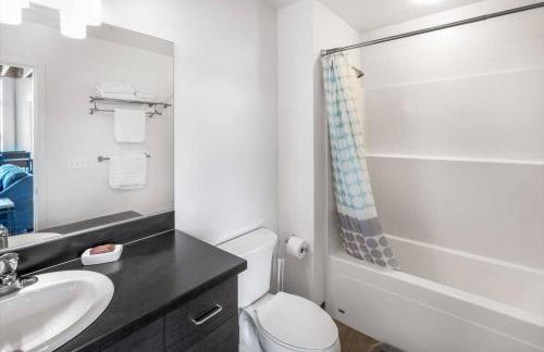 Brand New Condo in Downtown Bremerton - Foto 3