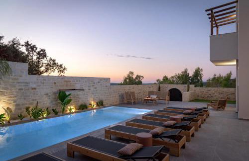 Jasmine Villa, with Heated Pool & Curated Design, By ThinkVilla - Foto 26