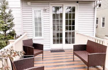 Cheerful & Modern Home w/ a Walkout Deck Area - Foto 26